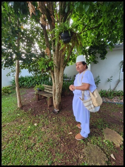 033c-12-DE-MARZO-LAGES-VENERABLE-MAMO-ARWA-VIKU-HOGAR-HERMANOS-GUILHERME-Y-SU-AMADA-ESPOSA-LA-SRA-VANESSA